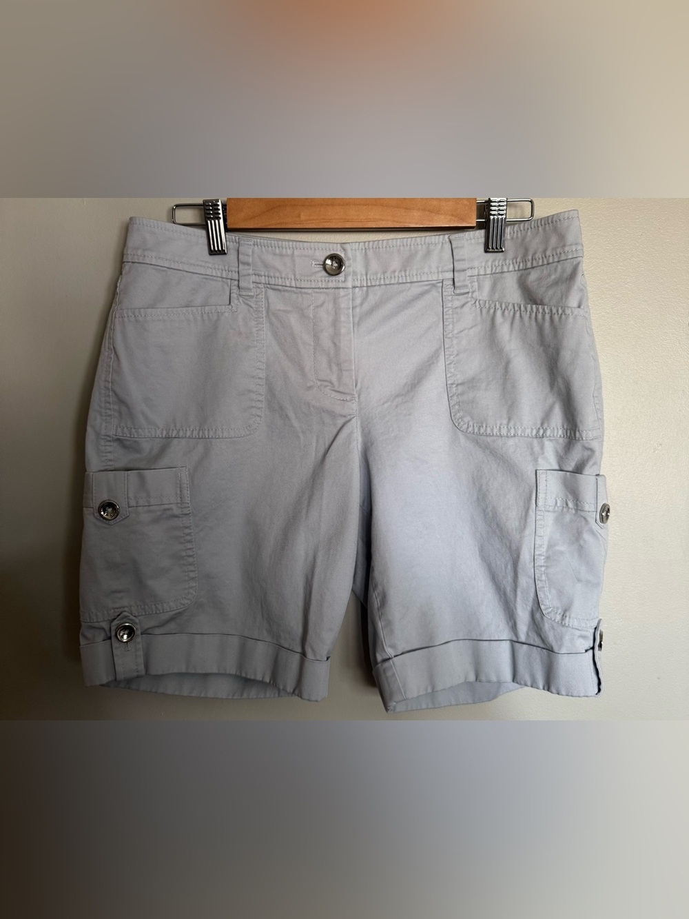 White House Black Market WHBM Gray Cargo Bermuda Shorts Size 8